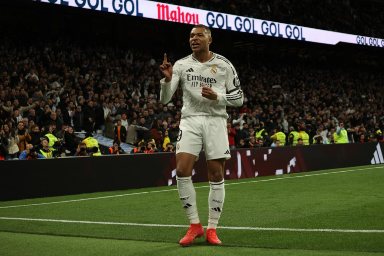 Le Real vainqueur à Valladolid, Mbappé s'offre un triplé