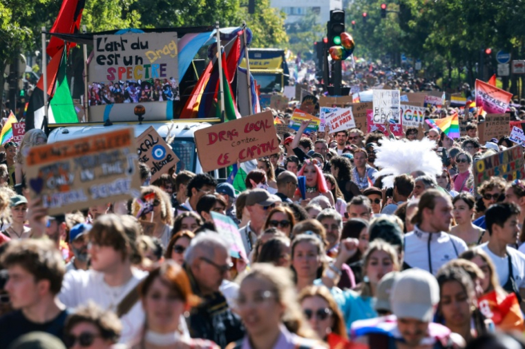 Marche des fiertés pour la défense des droits des personnes LGBT+, le 3 octobre 2026 à Paris     ( AFP / Kenzo TRIBOUILLARD )