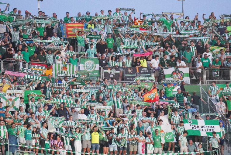 Quand l'ancien président de l'Espanyol se bat avec des fans du Betis