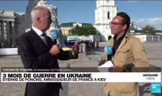 Trois de guerre en Ukraine : une "extraordinaire résilience et résistance des Ukrainiens"