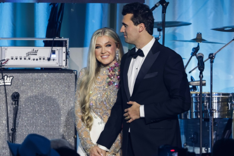 Erika Lane Frantzve et Charlie Kirk participant à un évnènement du mouvement conservateur Turning Point USA, fondé par l'influenceur assassiné, Washington, le 19 janvier 2025 ( GETTY IMAGES NORTH AMERICA / Samuel CORUM )