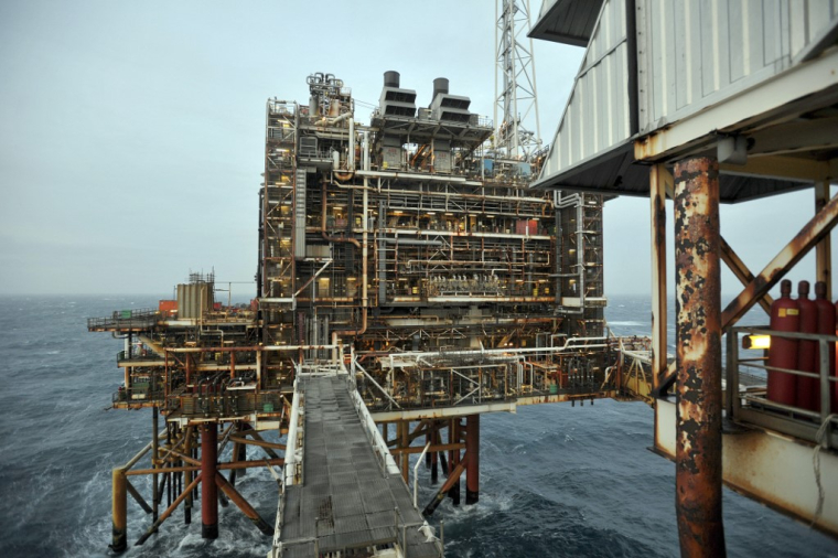 Une plateforme BP du site ETAP (Eastern Trough Area Project), en mer du Nord, en 2014 (illustration) ( POOL / ANDY BUCHANAN )