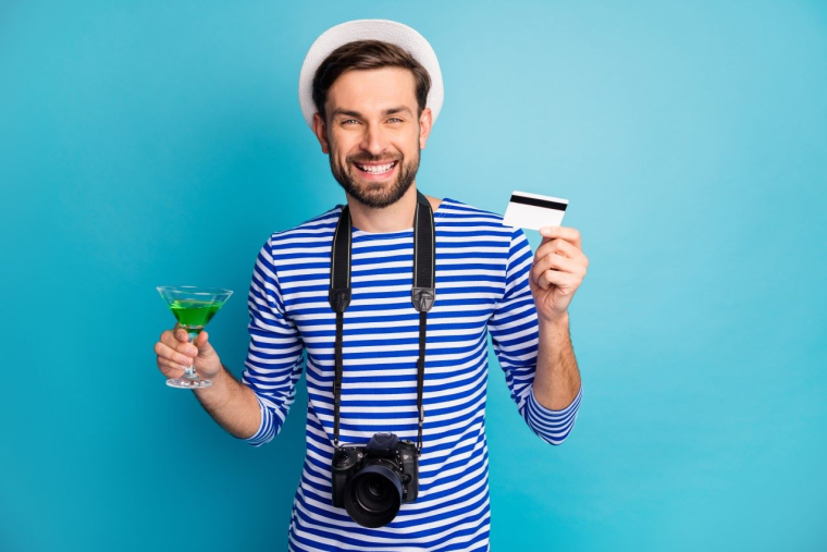 (Crédits photo : Adobe Stock - mode d'emploi banque pour réussir vos vacances)