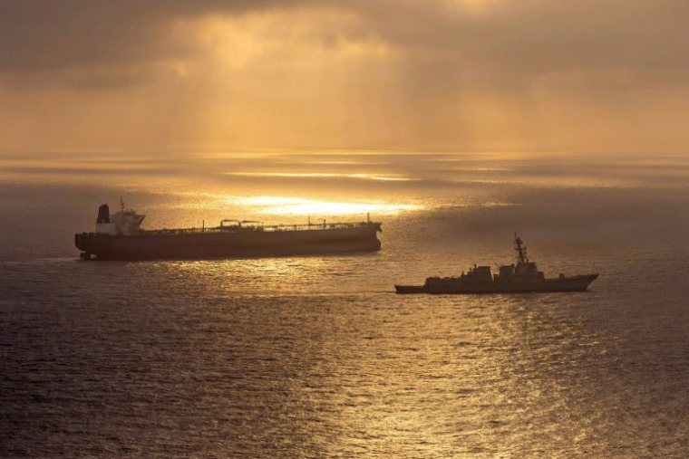 Following the start of the war with US-Israeli attacks on February 28, Iran largely closed the Strait of Hormuz and the US later imposed its own blockade of Iranian ports ( US NAVY / - )