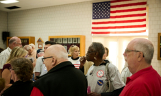 Des soutiens de Sherrod Brown, candidat au Sénat américain dans l'Ohio, le 26 septembre 2026 à Warren, aux Etats-Unis ( AFP / DUSTIN FRANZ )