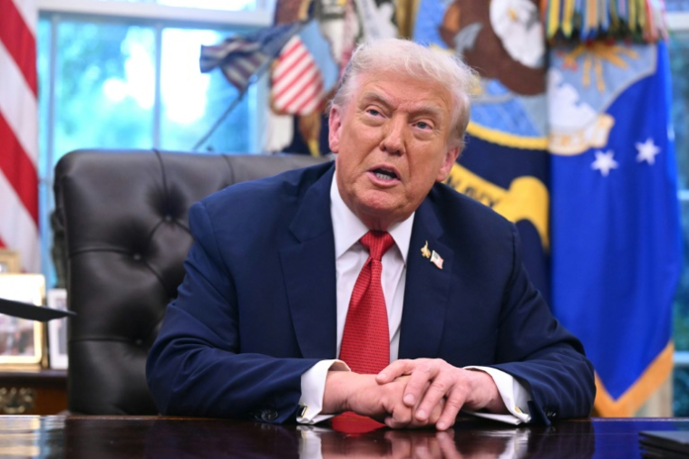 Le président américain Donald Trump dans le Bureau ovale de la Maison Blanche, le 25 septembre 2025 à Washington ( AFP / SAUL LOEB )
