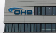Le logo d'OHB à Oberpfaffenhofen, dans le sud de l'Allemagne