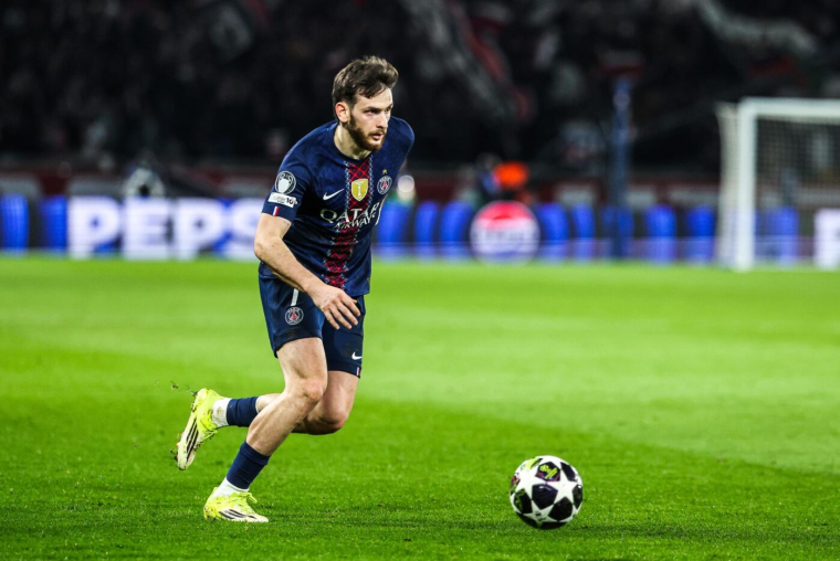 Kvicha Kvaratskhelia apprécie les Parisiens pour leur politesse