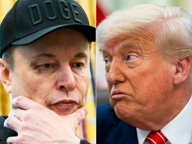 L'homme d'affaires Elon Musk (G) et le président américain Donald Trump (D) à la Maison Blanche, à Washington, aux Etats-Unis, le 30 mai 2025 ( AFP / Allison ROBBERT )