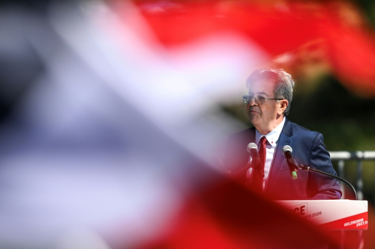 Jean-Luc Mélenchon lors de son discours de clôture des universités d'été de LFI, à Châteauneuf-sur-Isère, dans la Drôme, le 23 août 2026 ( AFP / OLIVIER CHASSIGNOLE )
