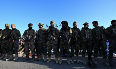 Des membres des forces gouvernementales syriennes à Damas, en Syrie, le 31 mars 2025. ( AFP / LOUAI BESHARA )