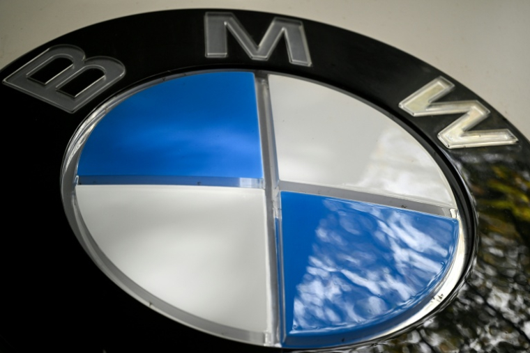 Face à la concurrence chinoise et aux tensions commerciales, BMW compte sur le lancement de nouveaux modèles d'ici 2027 pour se relancer ( AFP / Kirill KUDRYAVTSEV )