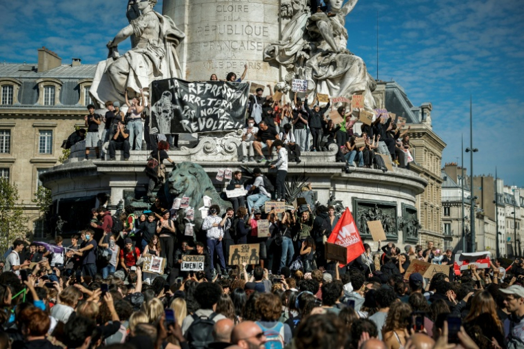 La place de la République avant le départ de la manifestation lycéenne à Paris le 6 octobre 2026 ( AFP / GEOFFROY VAN DER HASSELT )