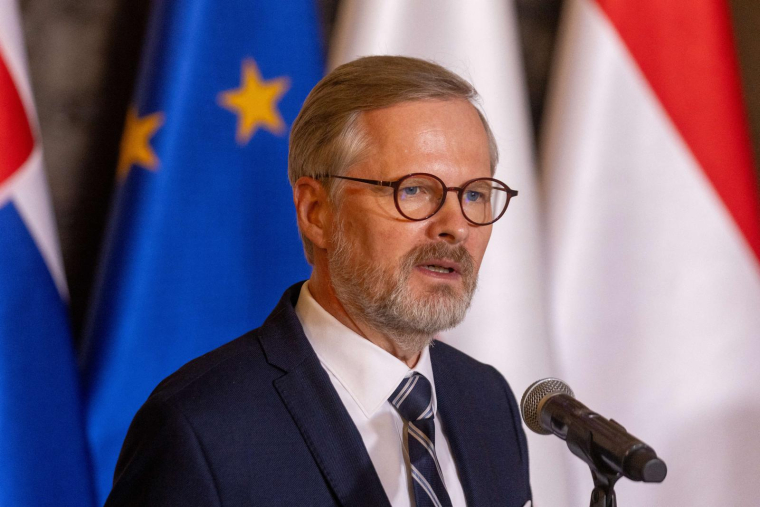 Le Premier ministre tchèque Petr Fiala s'exprime lors d'une conférence de presse à l'hôtel de ville de Wroclaw, en Pologne, le 19 septembre 2024.  ( AFP / WOJTEK RADWANSKI )