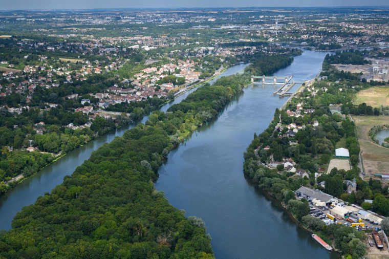( AFP / ERIC FEFERBERG )