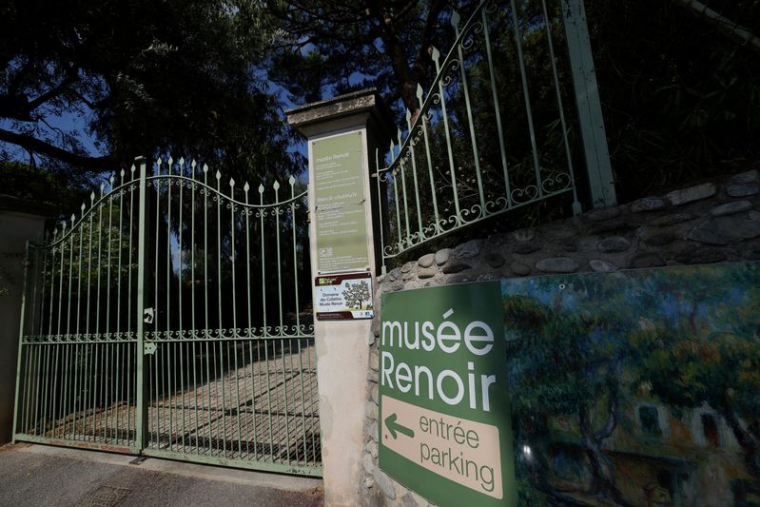 Des voleurs dérobent des tableaux au musée Renoir, sur la Côte d'Azur