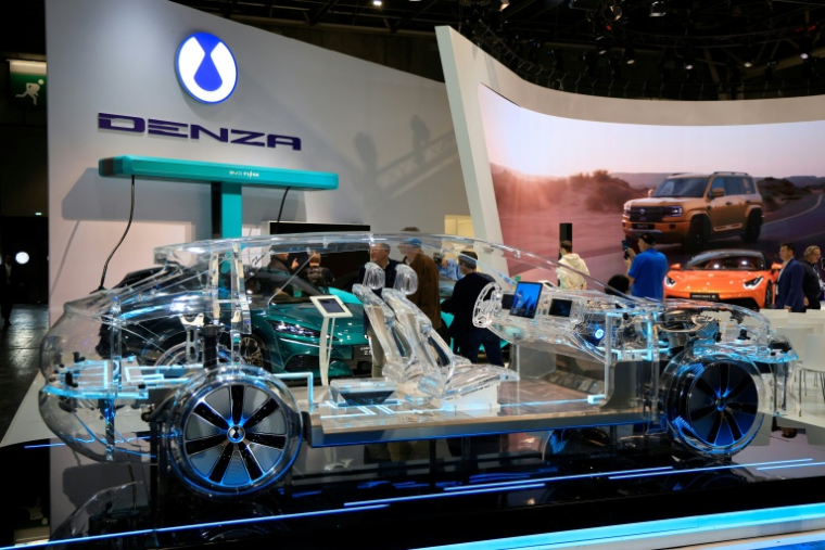 Un concept car transparent de voiture électrique Denza Z, au Mondial de l'automobile à Paris, le 12 octobre 2026 ( AFP / Ludovic MARIN )