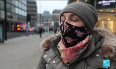 Vaccination contre le Covid-19 au Royaume-Uni : "C'est comme une bouée de sauvetage"