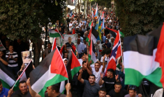 Des Palestiniens rassemblés à Ramallah, en Cisjordanie occupée par Israël, le 23 septembre 2025, pour exprimer leur soutien au président Mahmoud Abbas et pour exprimer leur soutien aux pays reconnaissant officiellement l'État de Palestine ( AFP / Zain JAAFAR )