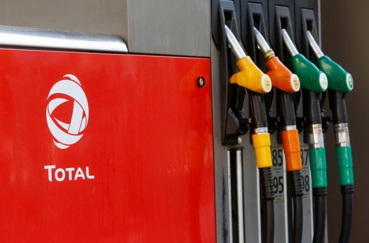 TOTAL PRÈS DE CÉDER SES STATIONS-SERVICE EN ITALIE, SELON DES SOURCES