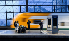 Un train ODEG arrive à la gare centrale, à Berlin