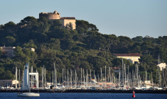 L'île de Porquerolles, une des îles d'Hyères. ( AFP / BORIS HORVAT )