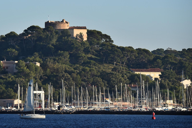 L'île de Porquerolles, une des îles d'Hyères. ( AFP / BORIS HORVAT )