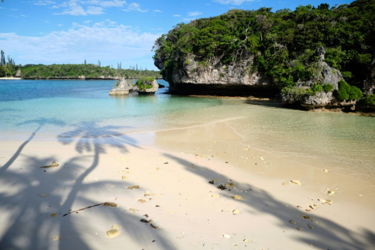 La baie de Kanumera sur l'île des Pins, le 17 mai 2021 en Nouvelle-Calédonie ( AFP / Theo Rouby )