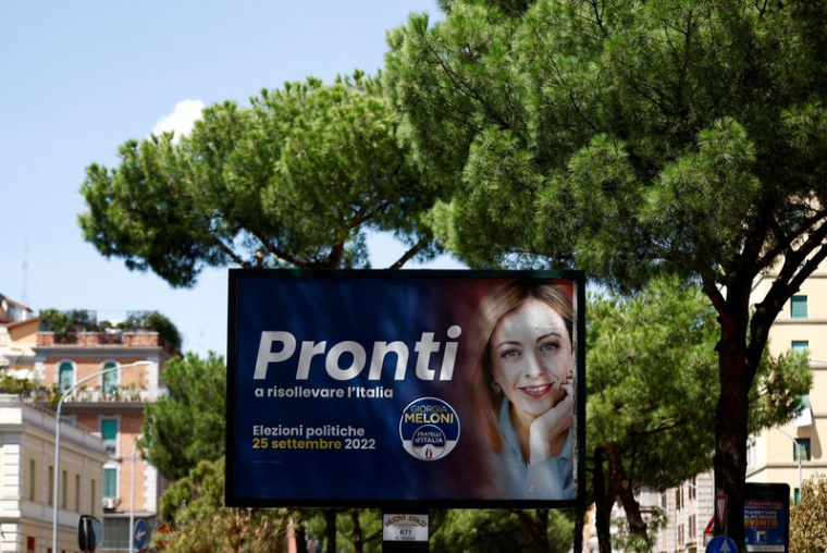 Une affiche de campagne électorale de Giorgia Meloni, leader du parti d'extrême droite Frères d'Italie, à Rome