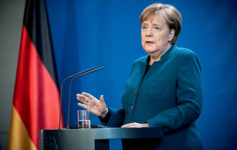RÉUNION DE CRISE ENTRE LES CONSTRUCTEURS AUTOMOBILES ET MERKEL