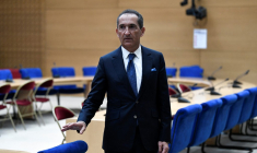 Patrick Drahi à Paris, le 2 février 2022. ( AFP / STEPHANE DE SAKUTIN )