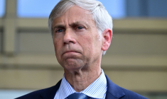 Barry Pollack, un des avocats du  fondateur de WikiLeaks, Julian Assange, devant le tribunal fédéral américain de Saipan, aux îles Mariannes, le 26 juin 2024 ( AFP / Yuichi YAMAZAKI )