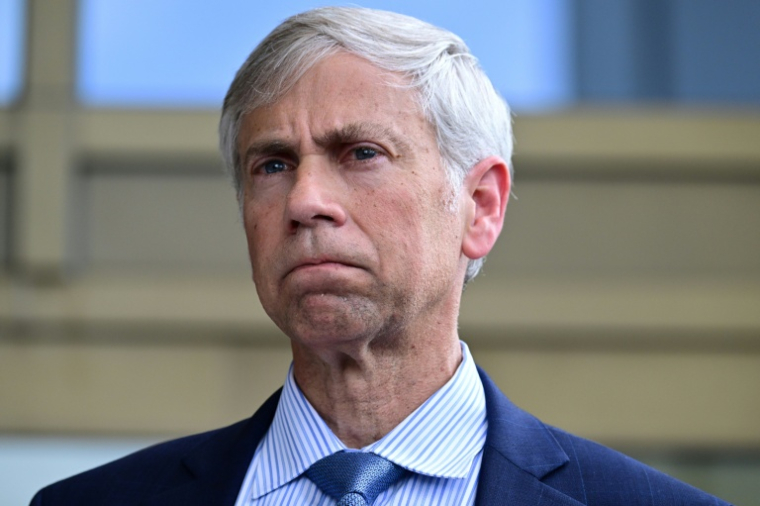 Barry Pollack, un des avocats du  fondateur de WikiLeaks, Julian Assange, devant le tribunal fédéral américain de Saipan, aux îles Mariannes, le 26 juin 2024 ( AFP / Yuichi YAMAZAKI )