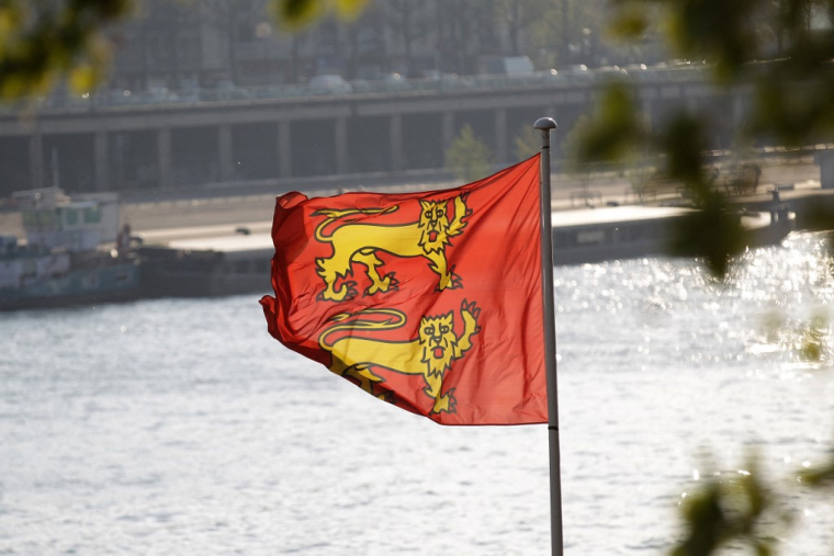 Un drapeau de la région Normandie. ( AFP / CHARLY TRIBALLEAU )