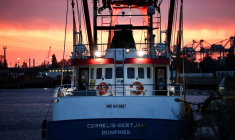 BREXIT/PÊCHE: DÉCLARATIONS CONTRADICTOIRES SUR LE CHALUTIER BRITANNIQUE IMMOBILISÉ AU HAVRE