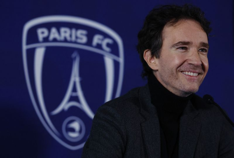Conférence de presse du Paris FC avec Antoine Arnault