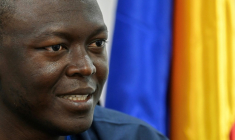 Succès Masra, alors Premier ministre du Tchad, s'adresse à la presse à N'Djamena, le 8 mai 2024 ( AFP / Issouf SANOGO )