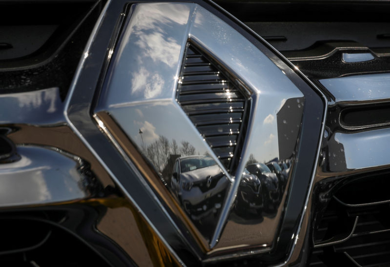 RENAULT DÉVOILE SON NOUVEAU KANGOO, SILENCE SUR LA VERSION DAIMLER