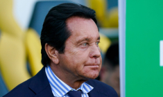 Waldemar Kita offre une coupe en chocolat à Marquinhos