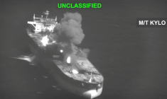 Capture d'écran réalisée le 5 septembre 2026 à partir d'une vidéo diffusée par le Commandement central des États-Unis (Centcom) sur X montrant ce que le Centcom présente comme une frappe des forces armées américaines contre un pétrolier iranien, dans le golfe d'Oman, le 5 septembre 2026 ( US Central Command (CENTCOM) / Handout )