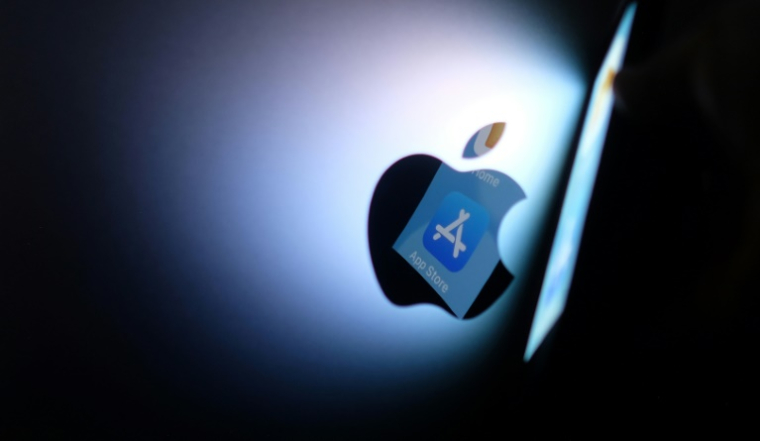 Logo de l'App Store, le 26 août 2021 à Los Angeles ( AFP / Chris DELMAS )
