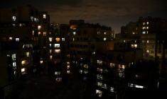 En quantité et en qualité, le sommeil des Français continue de se dégrader, sous l'effet notamment des pollutions sonore et lumineuse, de l'hyperconnexion, de la chaleur mais aussi d'horaires de travail décalés ( AFP / Christophe ARCHAMBAULT )