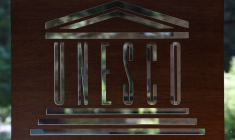 Le logo de l'UNESCO à Paris, en France
