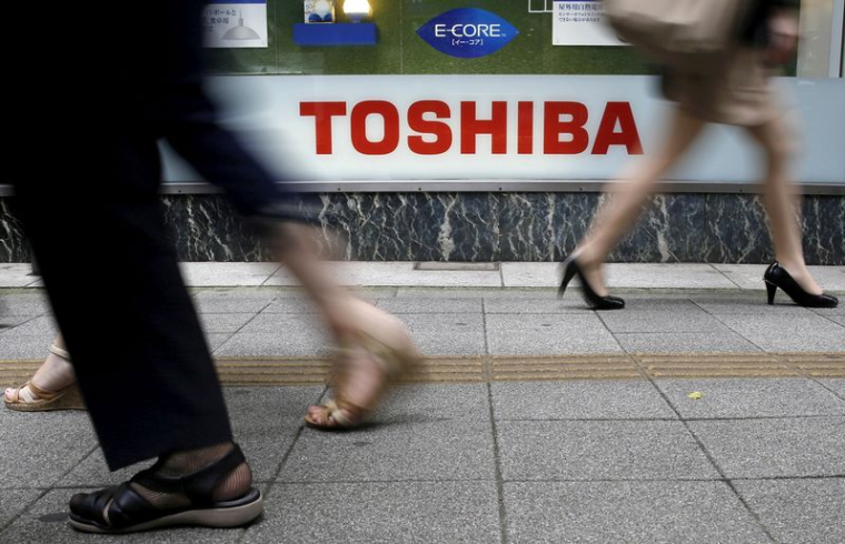 SOUS PRESSION, TOSHIBA PRÉVOIT DE SE SCINDER EN TROIS ENTREPRISES