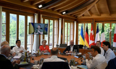 LE G7 VA ACCENTUER LES SANCTIONS CONTRE LA RUSSIE, PROCHE D'UN ACCORD SUR LE PLAFONNEMENT DU PRIX DU PÉTROLE, SELON SOURCE U.S.