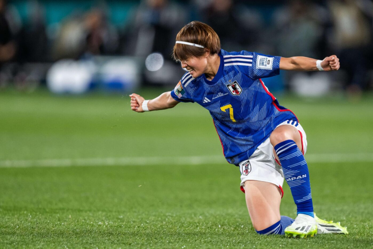 Quand les Japonaises rentrent sur le terrain sur la musique de Pokémon !