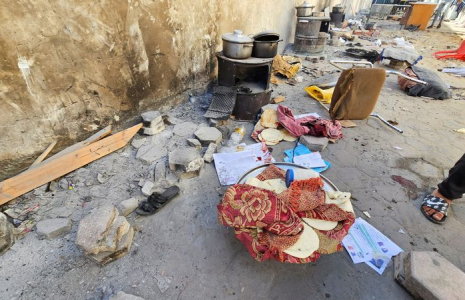 La suite d'une frappe contre une école gérée par l'ONU abritant des personnes déplacées, à Gaza