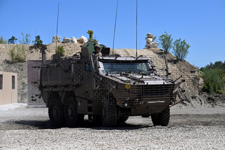 Le Griffon, véhicule blindé multi-rôles (VBMR) du programme Scorpion, lors d'une présentation à Villepinte, le 12 juin 2022. ( AFP / EMMANUEL DUNAND )