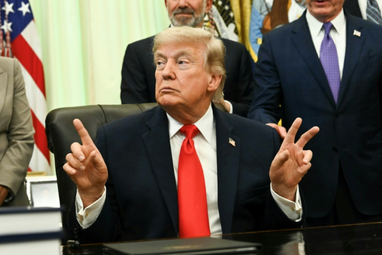 Donald Trump dans le bureau Ovale, le 11 juin 2026. ( AFP / Kent NISHIMURA )