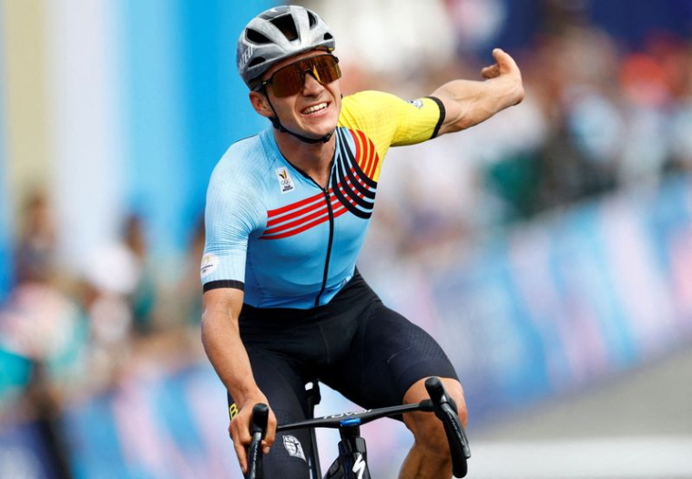 Evenepoel lors de l'épreuve de course sur route hommes aux Jeux Olympiques de Paris 2024